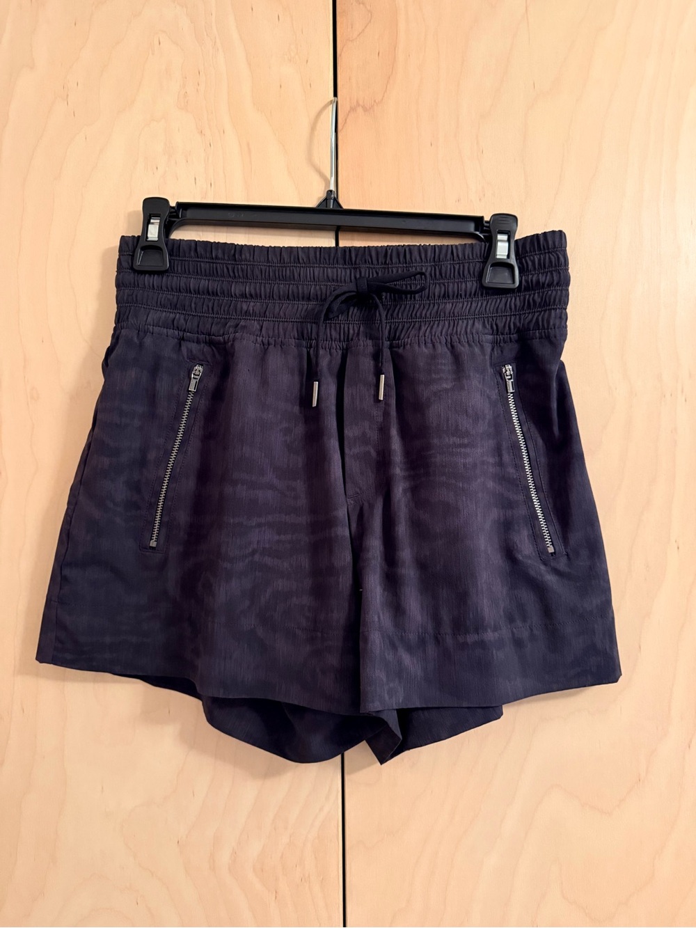 Athleta Camden Printed Drawstring Shorts with Zip Pockets Size 2